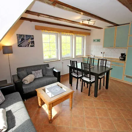 Apartment Ferienhof Direkt An Der Mueritz 10030