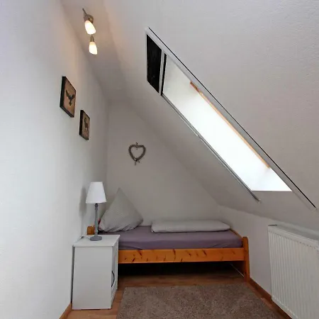 Apartment Ferienhof Direkt An Der Mueritz 10030 *