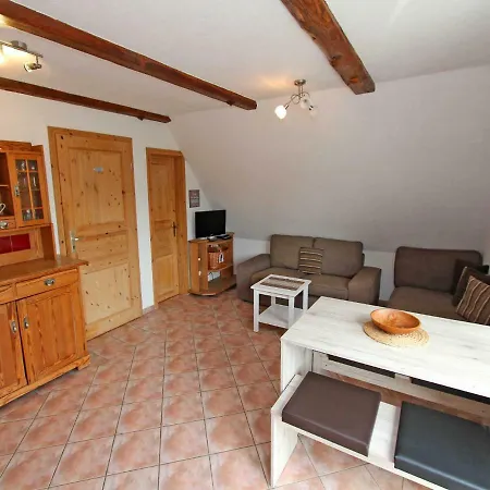 Apartment Ferienhof Direkt An Der Mueritz 10030