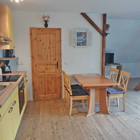 Apartment Ferienhof Direkt An Der Mueritz 10030 *